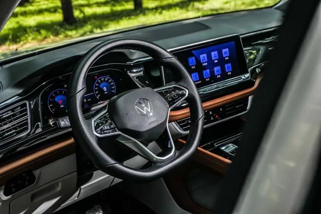 途昂油耗多少钱一公里，途昂每公里油耗多少钱（数字化升级的全新途昂）