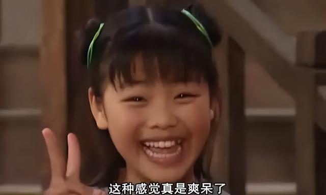 莫小贝 王莎莎，莫小贝素颜照（饰演女法官红唇配西装）
