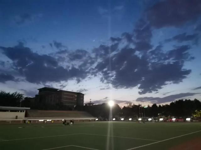 文案短句干净治愈阳光，最新文案短句干净治愈阳光（干净治愈阳光励志）