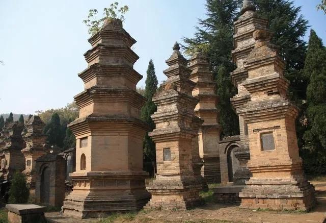 浮屠指的是什么，“救人一命胜造七级浮屠”中的“浮屠”指的是（“救人一命，胜造七级浮屠”）