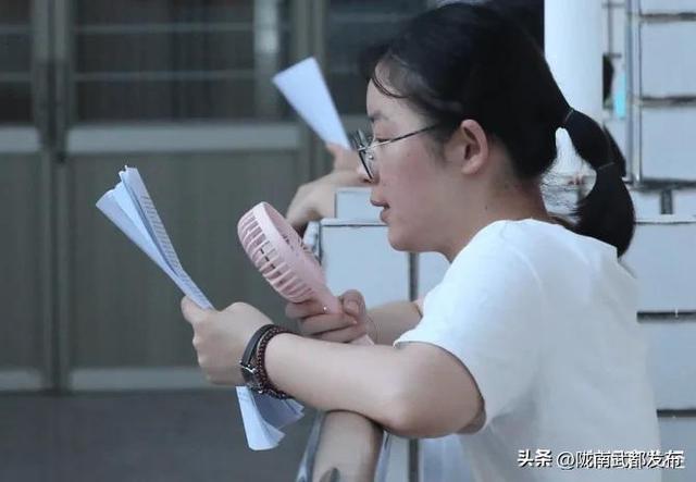 博士的学历和学位，博士是学历还是学位呢（“博士”和“博士后”）
