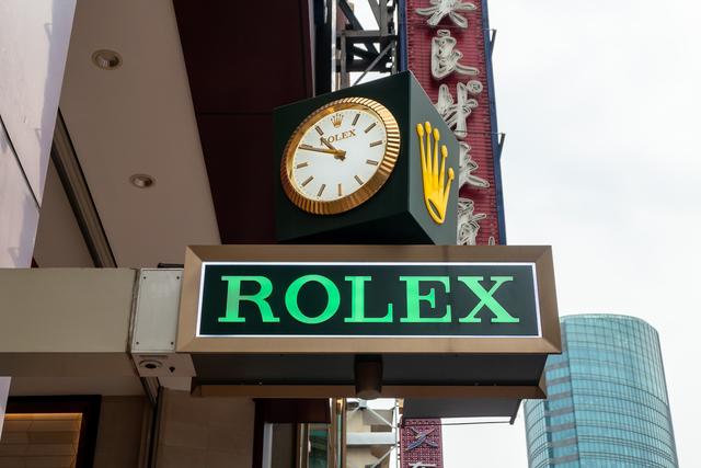 劳力士绿水鬼2021年官网价格，劳力士绿水鬼官网价格（“绿水鬼”涨价过万）