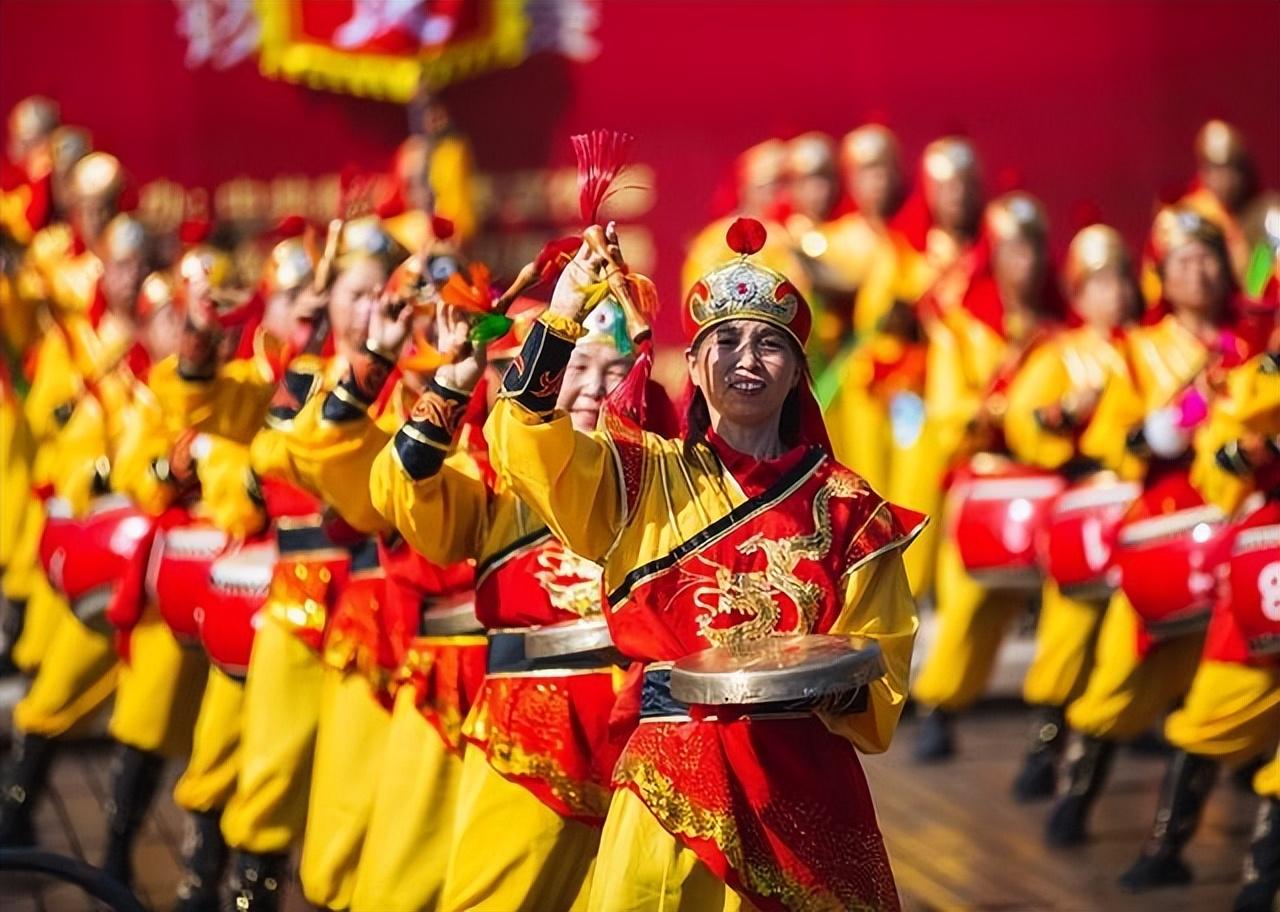 山西特色服装,威风锣鼓,剪纸,社火,糖画…山西春节必看十大民俗-风俗