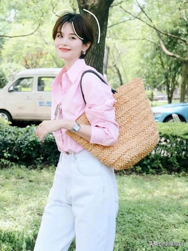 头小脸小女生适合发型，头小脸小适合什么发型女（今年流行这4种“短发发型”）