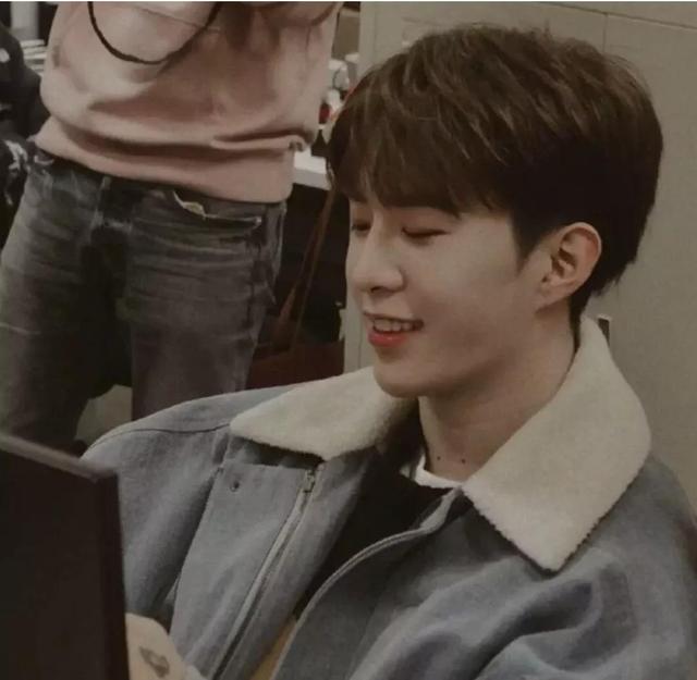 范丞丞头像?微信，范丞丞头像（范丞丞#男生头像）