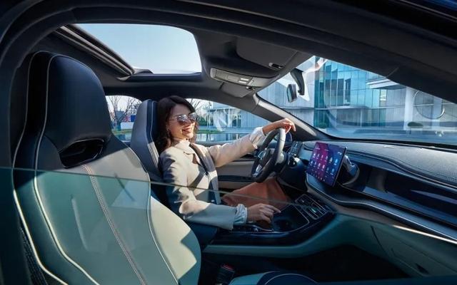 私家车怎么赚钱，私家车怎么赚钱不违法（一个人、一辆小轿车）