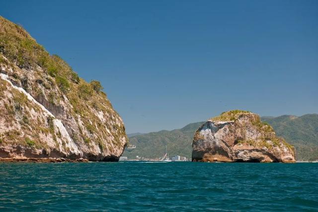 世界十大海岛度假胜地，世界知名海岛度假圣地（全世界最美的100座海岛）