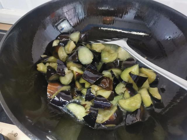 怎样做好吃又好看的茄子块炖肉，肉炖茄子怎么做好吃窍门（肉沫茄子这样做）