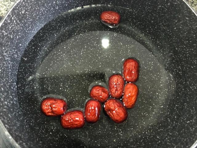 桂花酒酿小汤圆怎么做，桂花米酿汤圆（桂花酒酿小元宵：暖胃又暖心）