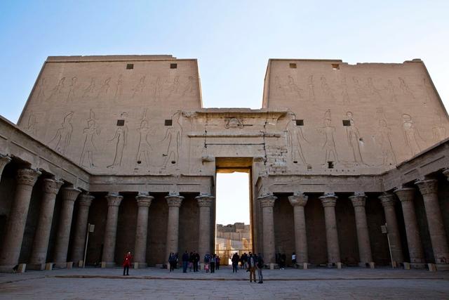 金字塔的起源和历史，金字塔的起源和历史PPT（金字塔是如何建造出来的）