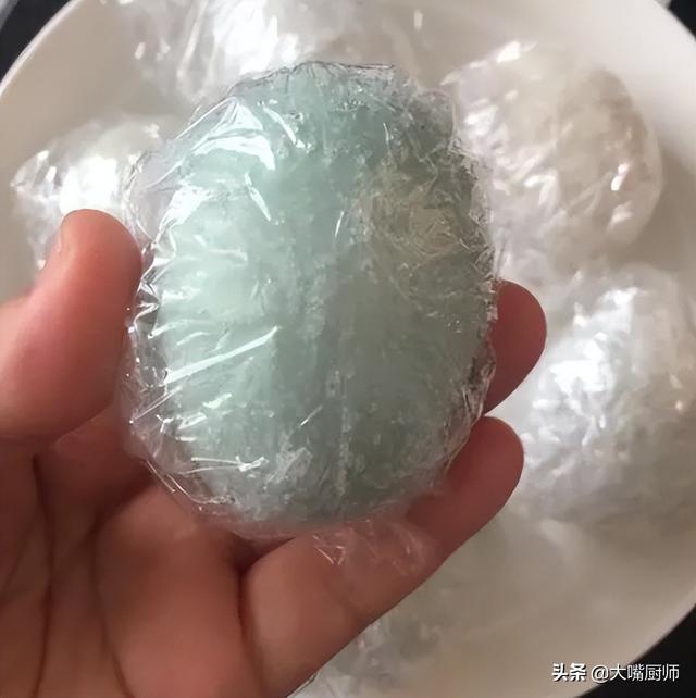 鸭蛋怎样做才最好吃，黑皮烤鸭蛋怎样吃好吃（鸭蛋用白酒泡一泡）