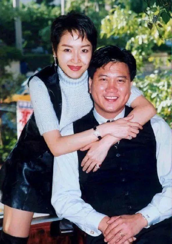 她5岁出道,中学3年级辍学拍戏,2任丈夫1个女儿,结婚全凭冲动