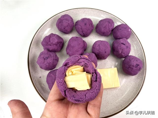 如何制作紫薯芝士饼，咬一口爆浆又拉丝