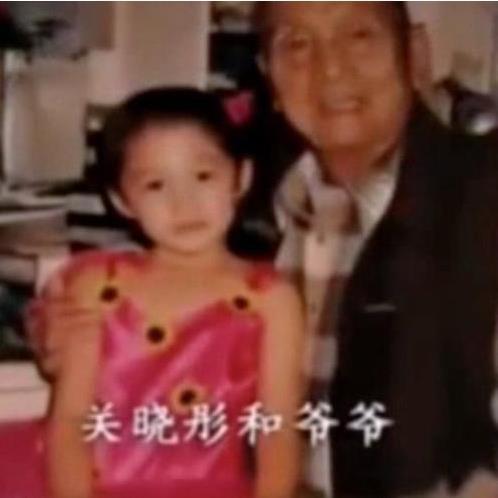 关晓彤演的电视剧大全，关晓彤演过的电视剧（“背景成谜”关晓彤）