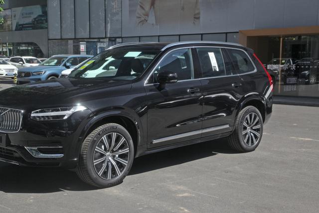 沃尔沃xc90最低价，沃尔沃XC902021款7座最低价格是多少钱（沃尔沃XC90值得买么）