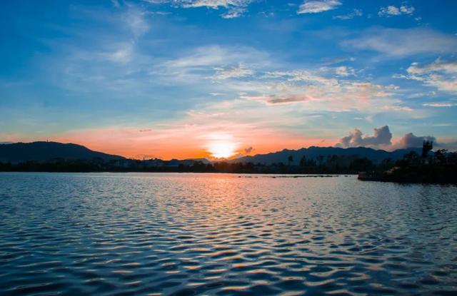 腾冲旅游攻略计划，腾冲旅游路线行程安排攻略（坐着公交游腾冲）