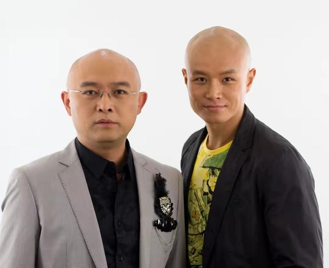 一瓶白酒，一颗“蛋蛋”，“人生导师”乐嘉的毁灭史