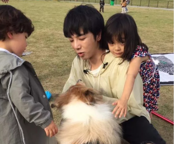 网红头像2018微信，网红头像2018（与华晨宇晚间同行难掩喜悦）