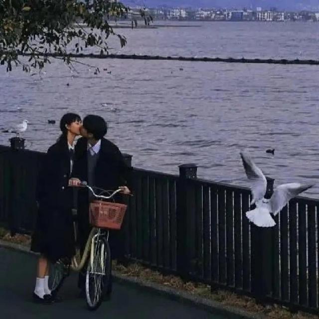 情侣头像，酷酷又拽微信，情侣头像，酷酷又拽（很酷的真人情侣头像）