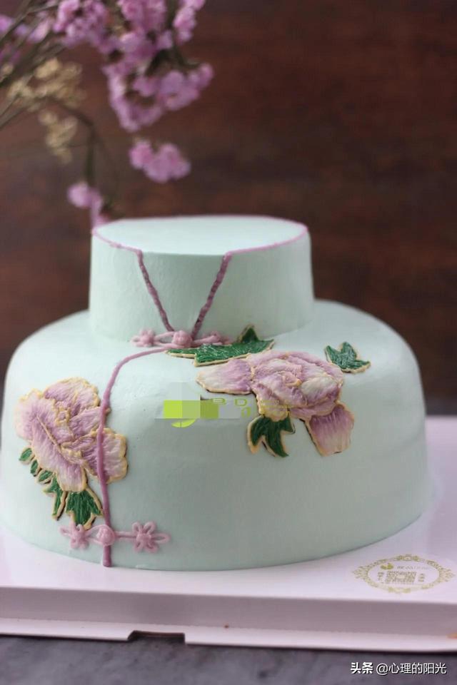 8英寸蛋糕有多大，8英寸多大（生日蛋糕的秘密）