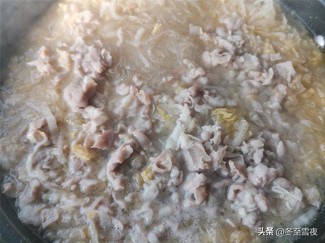 羊肉汆酸菜怎么做，和这个肉是绝配
