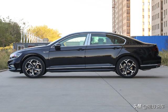 magotan大众是什么车，迈腾轴距多少米（从历史的角度还原一个真实的大众迈腾）