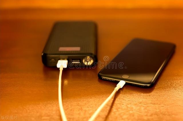 手机怎样充电快，手机如何正确充电（正确充电方式延长电池寿命）