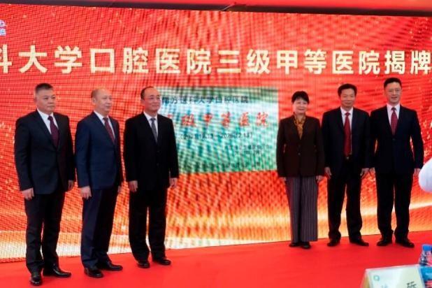 广东舞狮过年，都是“硬核”年俗