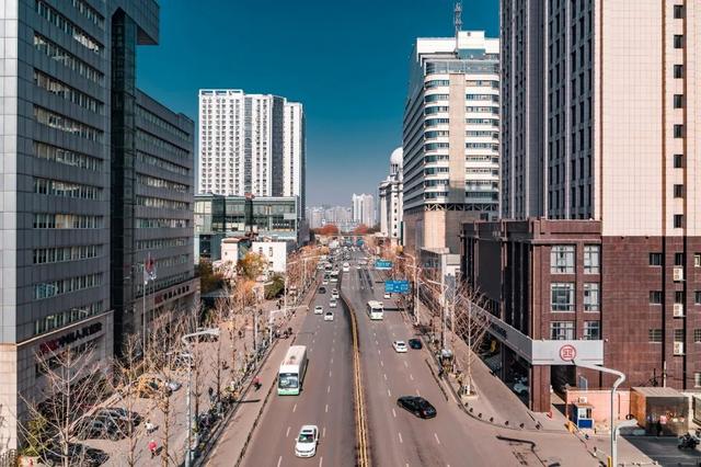 武汉最繁华的商业街，武汉最繁华的商业街在哪里（武汉两条步行街）