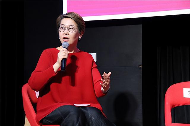 春晚主持人龙洋个人资料简介，春晚主持人龙洋是谁（至今未嫁人的10位央视女主持人）