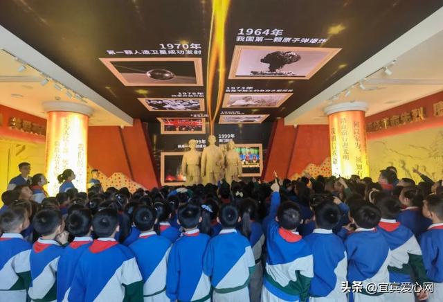 南疆烈士陵园祭英烈，宜宾：清明时节祭英烈