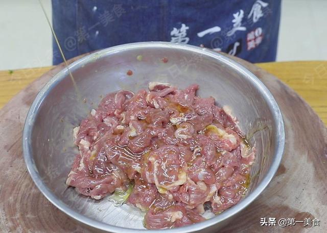 牛肉买回来要洗吗，牛肉怎么洗才算干净了（牛肉鲜嫩入味）