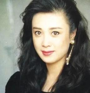 一起来看流星雨楚雨荨，何心言的扮演者（盘点娱乐圈里的那些“劣迹女星”）