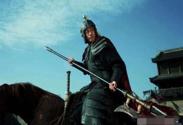 董卓手下四大猛将，董卓手下的四位大将是谁（董卓麾下有四位猛将）