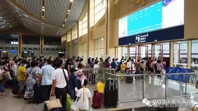 老挝的琅勃拉邦风情，到底有多狼狈和尴尬