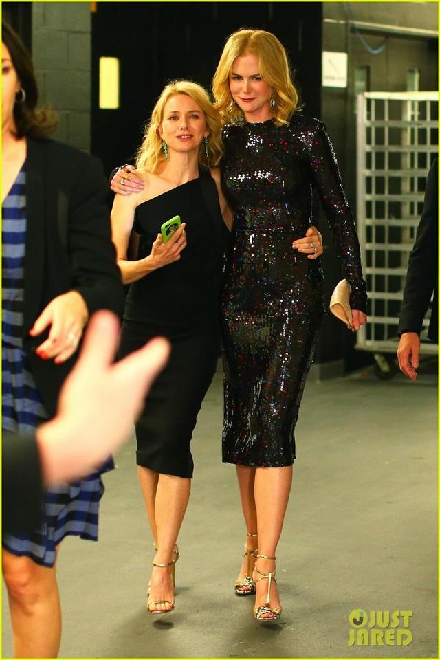 关于欧美著名艳星的信息，好莱坞两位顶流女星惊爆同性绯闻