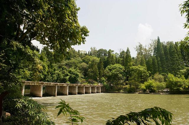 安顺旅游景点推荐，安顺（看了贵州安顺这10个地方）