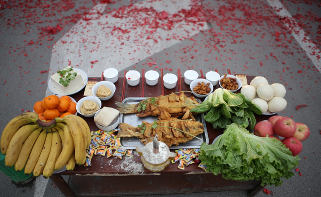 守孝三年的规矩，守孝三年的规矩不能结婚（农村古语：“上坟三不带）