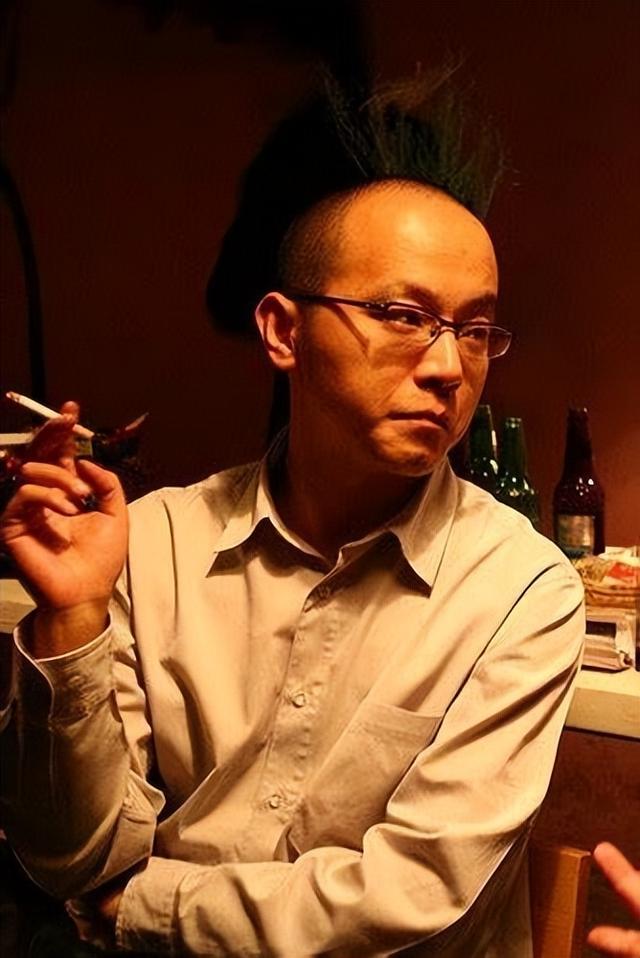 窦唯个人简历资料，从“摇滚歌王”到“流浪歌手”