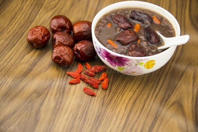 枣干的营养价值及功效与作用，干枣有什么营养价值（吃红枣有什么好处）
