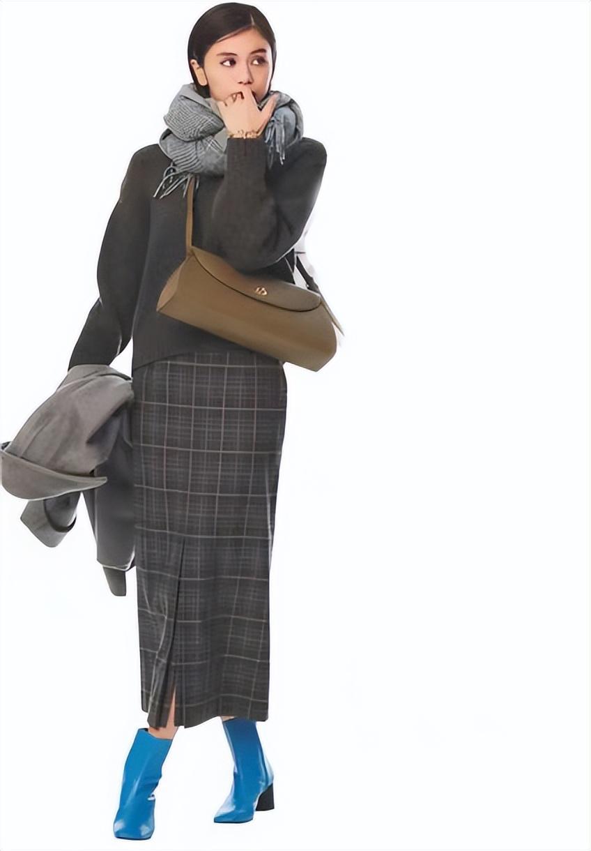 穿裙子里边穿啥,女生穿裙子里面要穿什么(优雅女人穿“半裙”) 穿裙子里边穿啥,女生穿裙子里面要穿什么(优雅女人穿“半裙”)