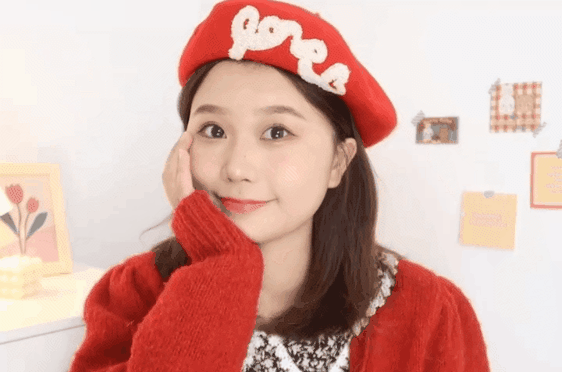 圆脸适合什么眼镜，圆脸适合什么眼镜框女（不同脸型适合什么样的配饰）