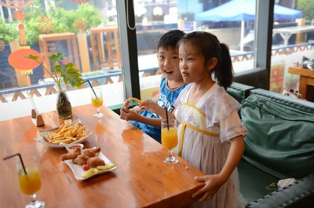 厦门宽厚里步行街的著名小吃，种草好久的厦门宽厚里美食店