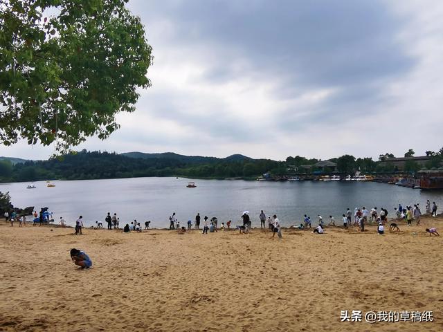 十一假期出游可畅玩银杏湖乐园，湖光山色风景迷人