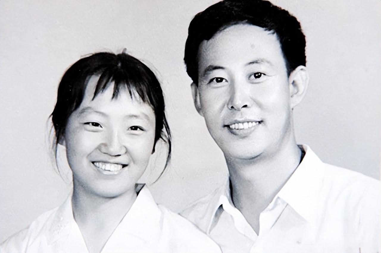 锡盟西乌旗(著名歌唱家拉苏荣病逝) - 悦闻天下