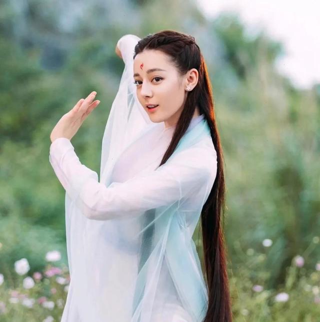 同样在剧里结婚，身着凤冠霞披，鞠婧祎居然不是排名第一