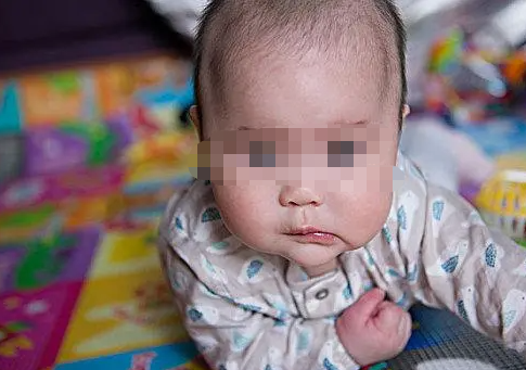 高龄产妇生孩子的风险有哪些，43岁生二胎的真实感受蒋勤勤（河北高龄孕妇产下五胞胎,五孩6岁荣登北京奥运会,母亲称后悔生下）