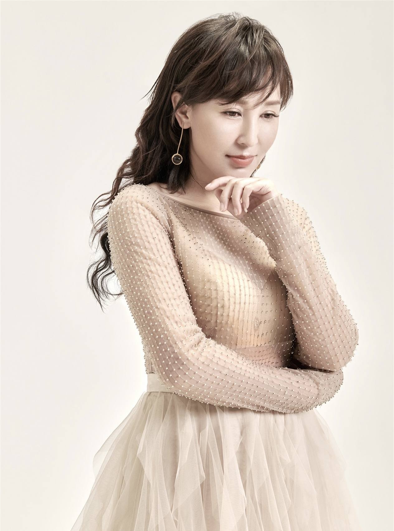 最强嫂子岳丽娜:为爱私奔,高龄拼生三子,老公一手扶我一手扶弟