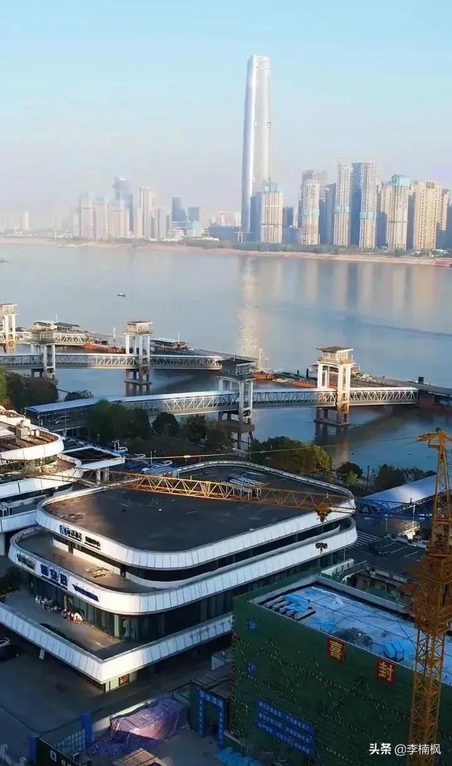 重庆和湖北哪个发达，重庆和湖北哪个面积大（湖北经济总量反超福建）