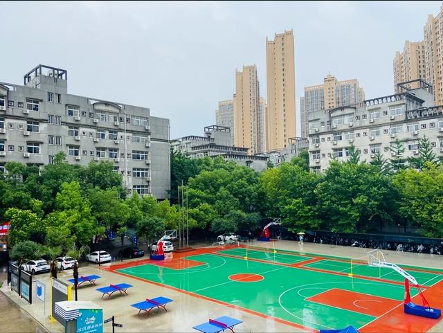 复读好还是预科班好，读预科好还是复读好（2022年成绩差还能通过医学预科班就读口腔、临床、中医学专业吗）